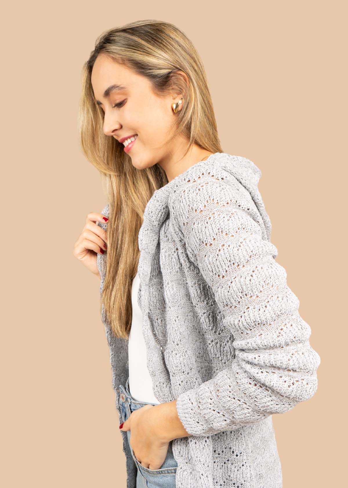 Saco tejido color gris con capota 105455
