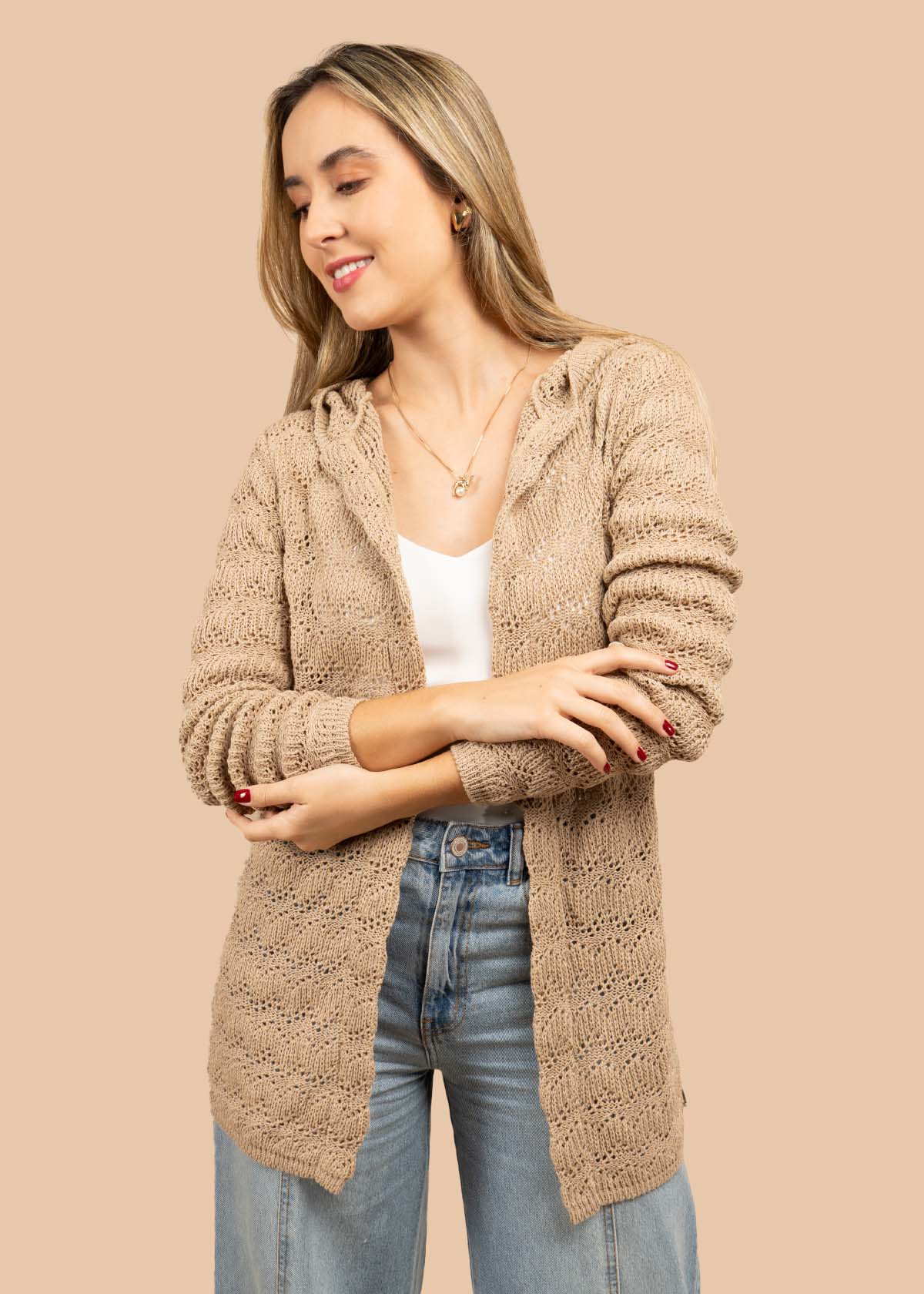 Saco tejido color tabaco con capota 105455