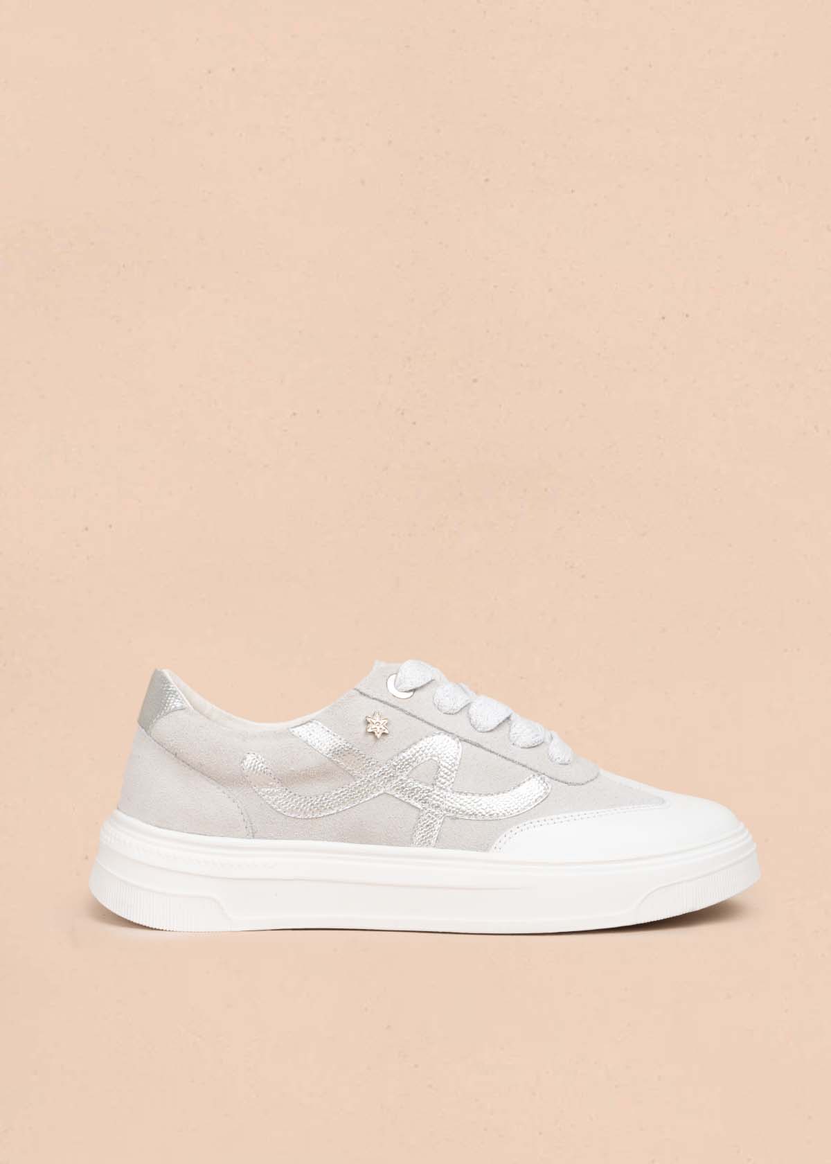 Tenis casuales en cuero color blanco 105490