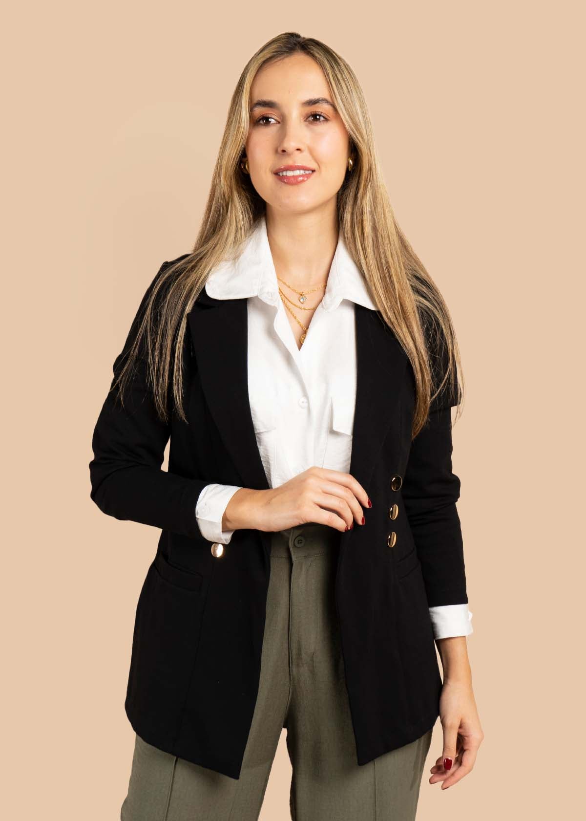 Gabán color negro con bolsillos 105496