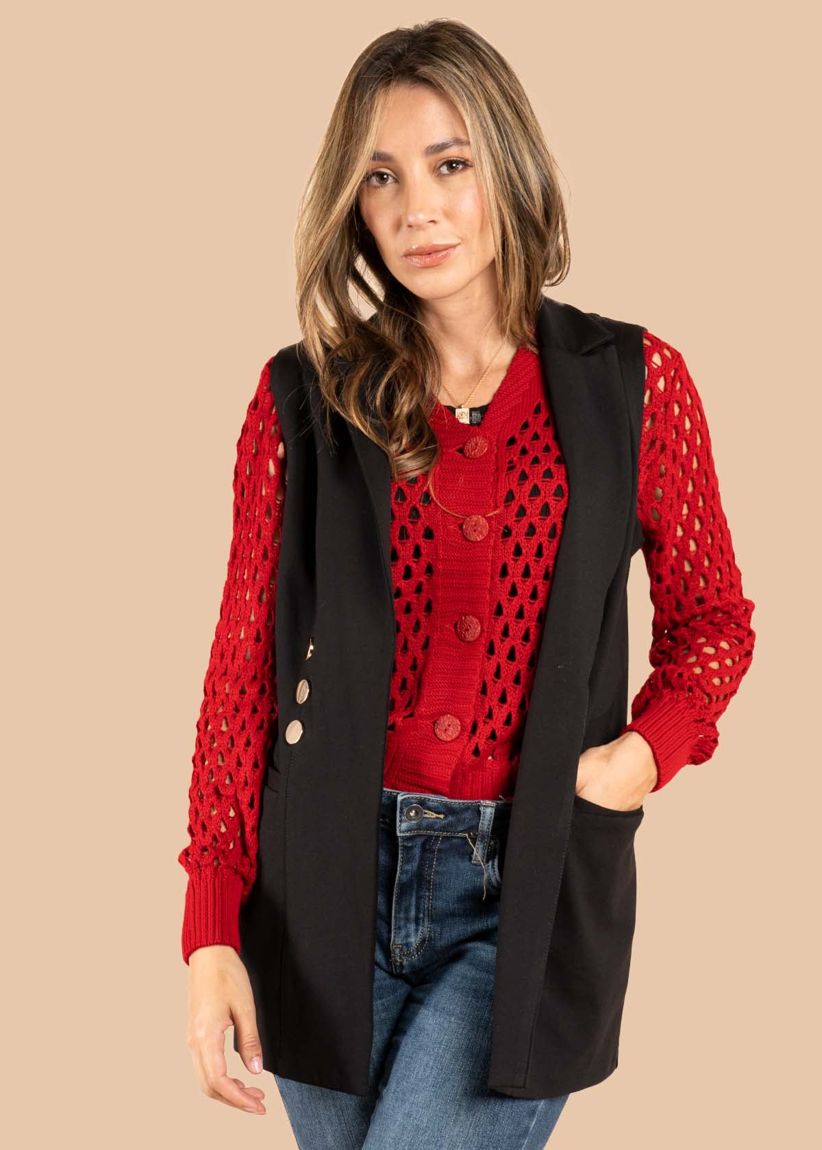 Chaleco color negro con bolsillos 105497