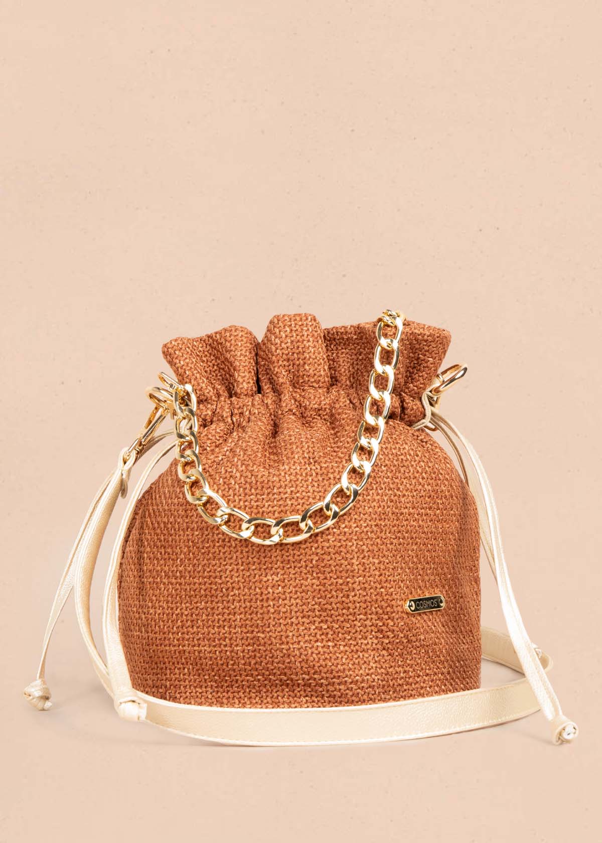 Bolso manos libres color terracota con cadena 105563