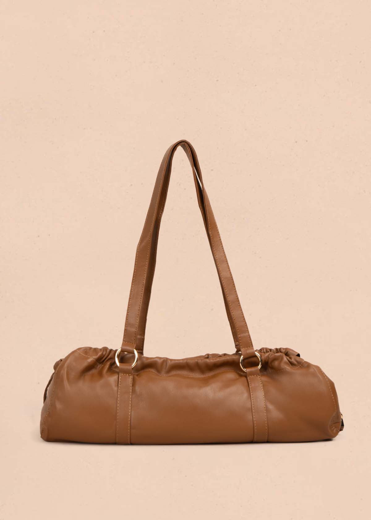 Bolso cartera color camel con recogido 105567