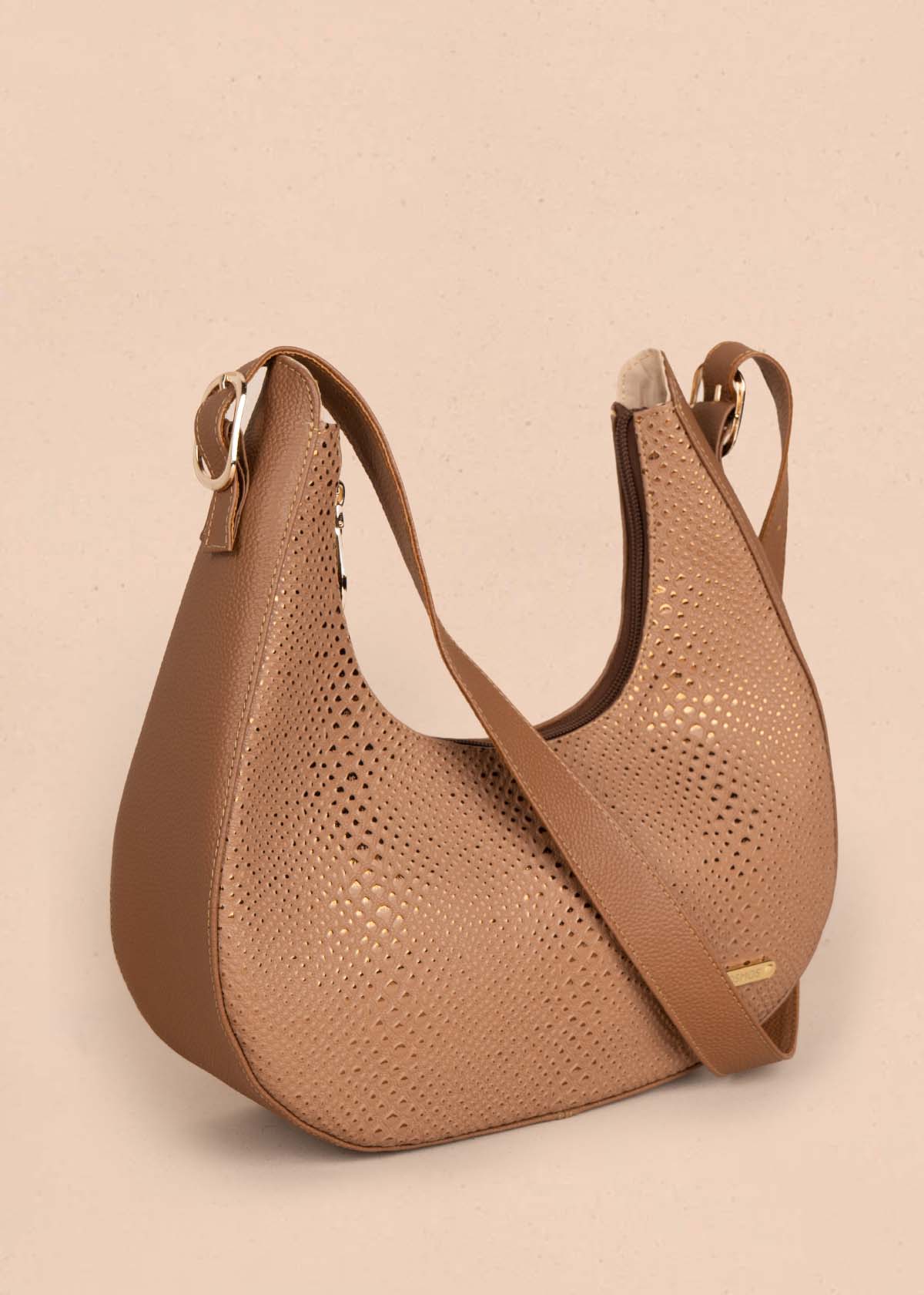 Bolso shopping en cuero color café con folia 105571