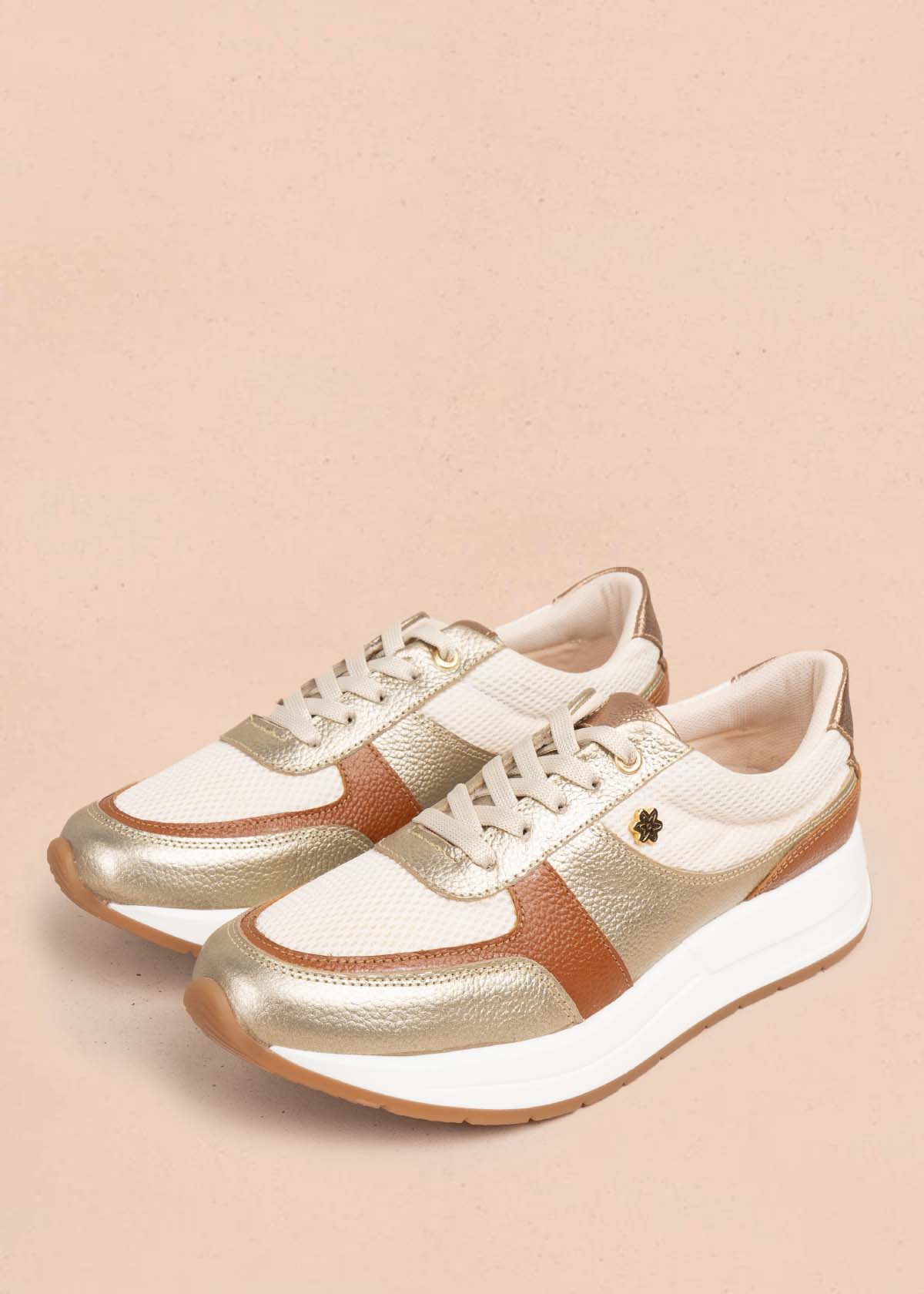 Tenis casuales en cuero color champaña 105590