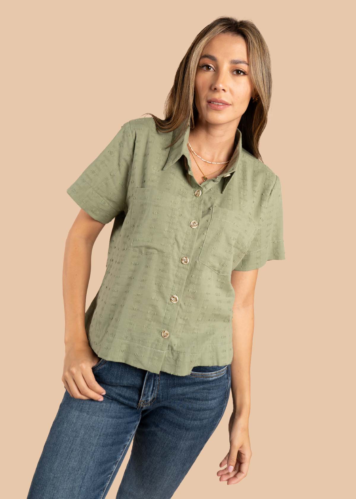 Blusa color verde con bolsillos 105606
