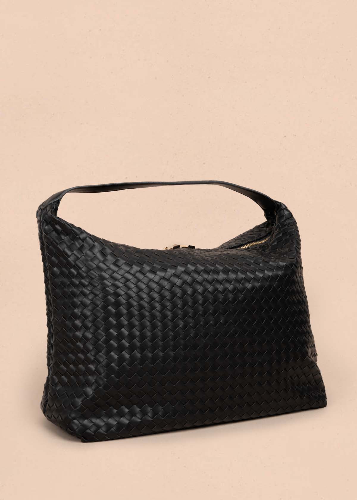 Bolso tipo cartera color negro 105752