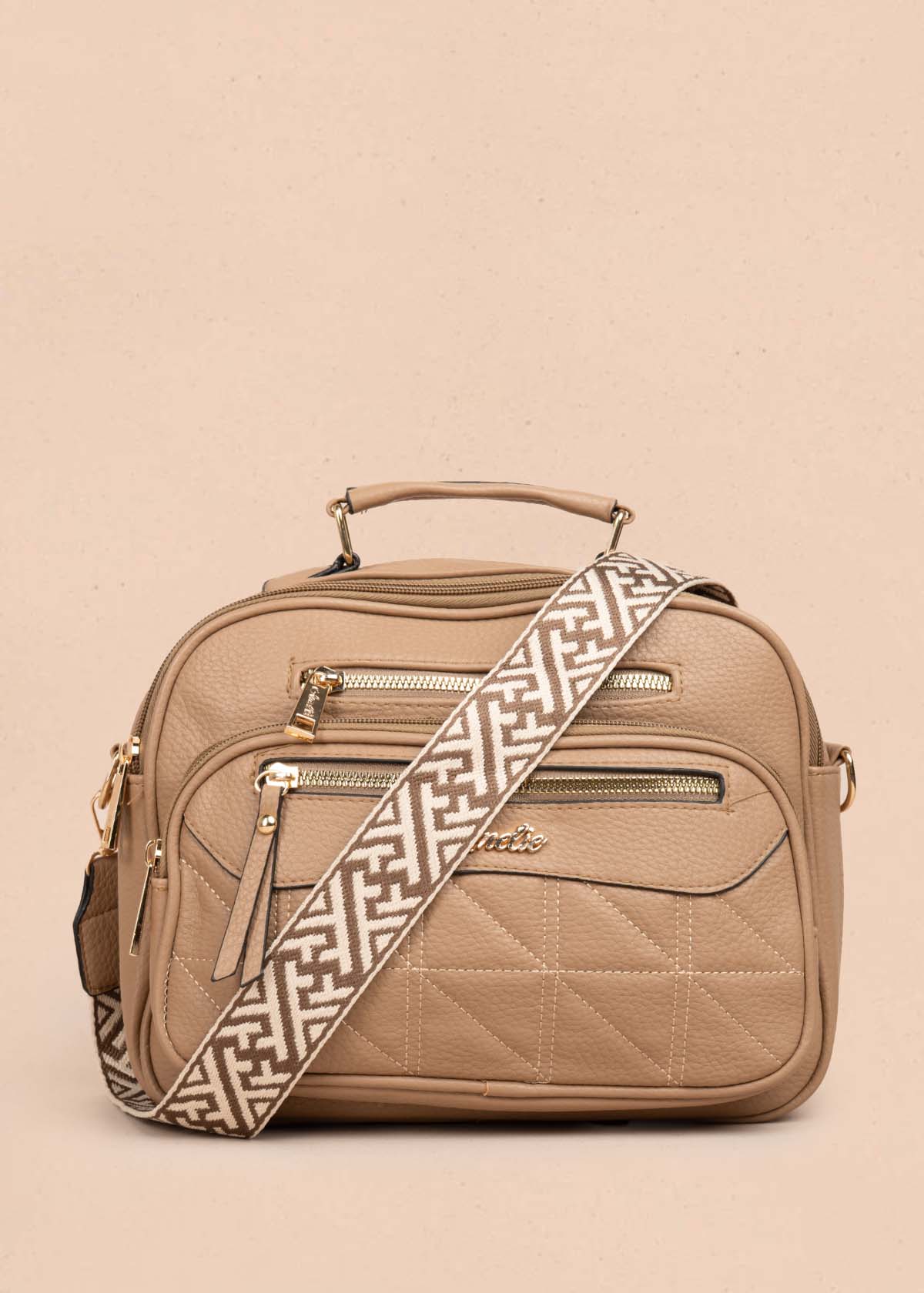Bolso manos libres color caqui con bolsillo frontal 105755