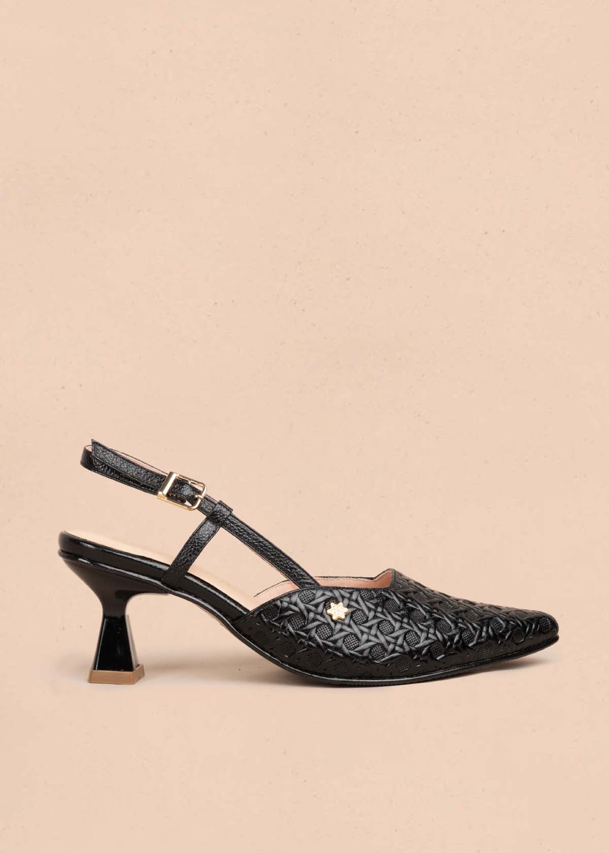 Tacones trabilla en cuero color negro con tacón copa 105927