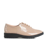 Zapatos Oxford camel con acabado brillante, para dama