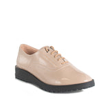 Zapatos Oxford camel con acabado brillante, para dama