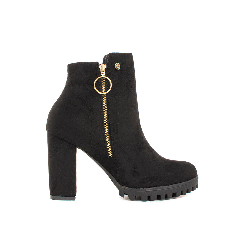 Botin tacon alto color negro, para dama