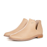 Botin tacon bajo color avellana, para dama