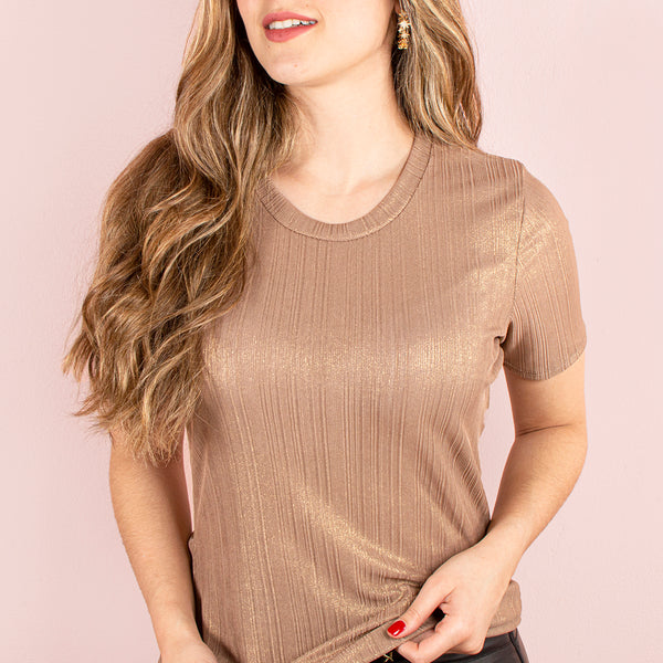 Blusa acabados brillantes color café, para dama